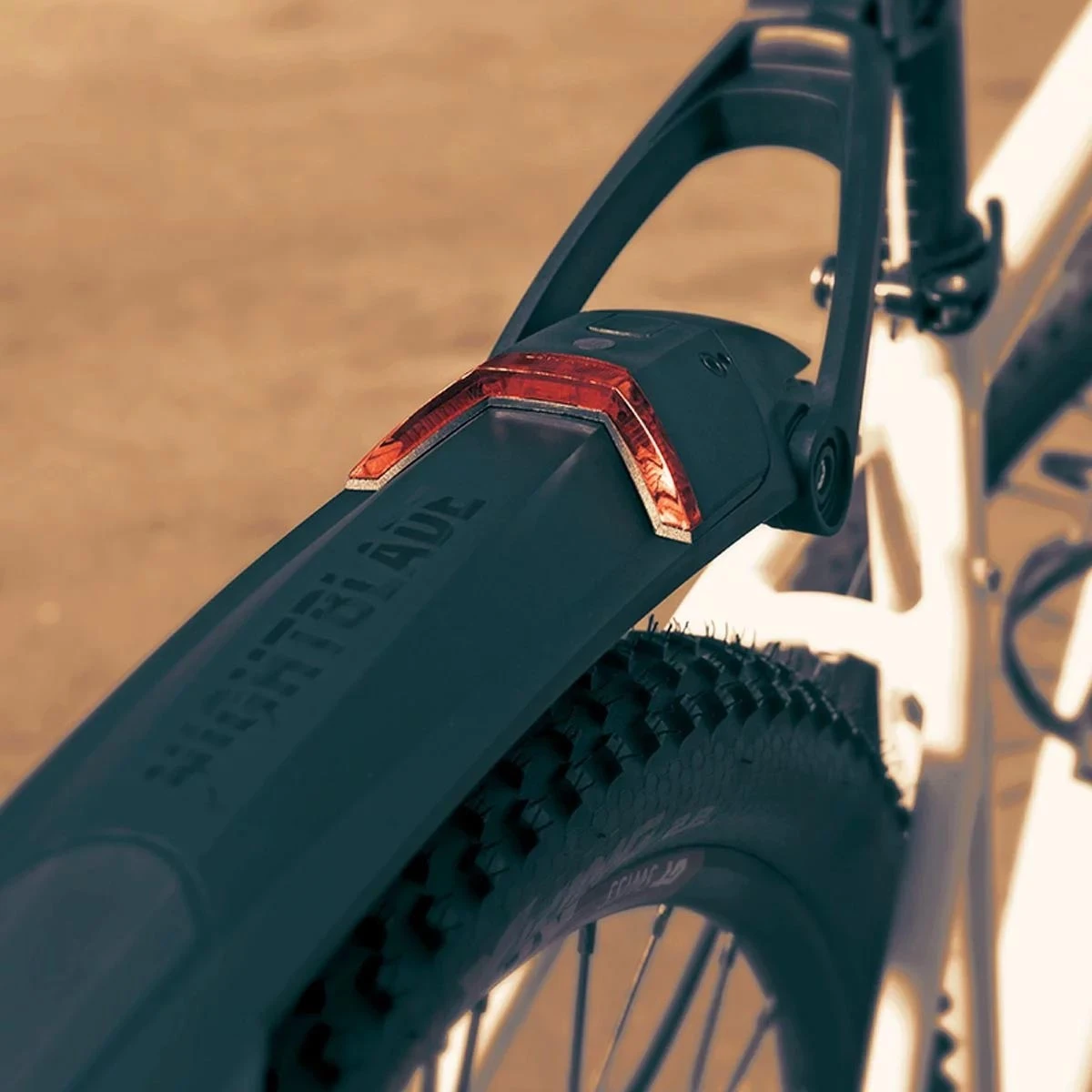 SKS Nightblade 29" - Schutzblech Mit Integriertem StVZO Rücklicht 2 SKS Nightblade 29" - Schutzblech Mit Integriertem StVZO Rücklicht – Bild 2