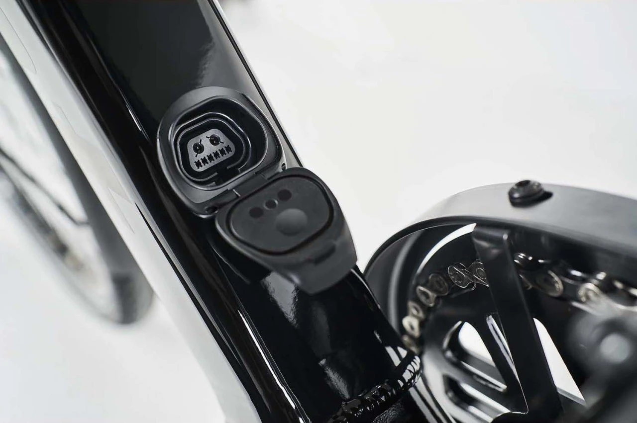 Diamant 365 (Highstep) Tiefschwarz 2023 - E-Bike Trekkingrad Herren 5 Diamant 365 (Highstep) Tiefschwarz 2023 - E-Bike Trekkingrad Herren – Bild 5