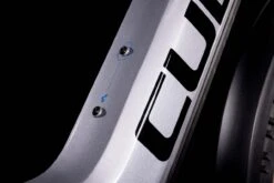 Cube Reaction Hybrid Performance 625 Allroad Polarsilver N Blue 2022 - E-Bike Hardtail Mountainbike -Elektrofahrradladen 533162 Cube Reaction Hybrid Performance 625 Allroad polarsilver n blue 2022 E Bike Hardtail Mountainbike 3 1280x1280