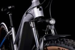 Cube Reaction Hybrid Performance 625 Allroad Polarsilver N Blue 2022 - E-Bike Hardtail Mountainbike -Elektrofahrradladen 533162 Cube Reaction Hybrid Performance 625 Allroad polarsilver n blue 2022 E Bike Hardtail Mountainbike 4 1280x1280