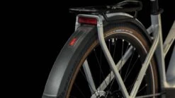 Cube Touring Hybrid Pro 625 Pearlysilver N Black 2023 - E-Bike Trekkingrad Damen -Elektrofahrradladen 631112Z Cube Touring Hybrid Pro 625 pearlysilver n black 2023 E Bike Trekkingrad Damen 3 1280x1280