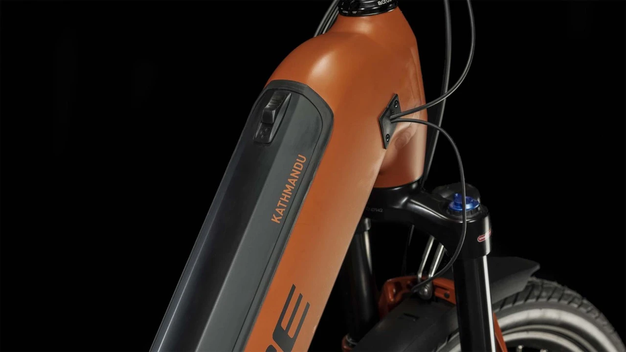 Cube Kathmandu Hybrid EXC 750 Red N Black 2023 - E-Bike Trekkingrad Tiefeinsteiger 2 Cube Kathmandu Hybrid EXC 750 Red N Black 2023 - E-Bike Trekkingrad Tiefeinsteiger – Bild 2