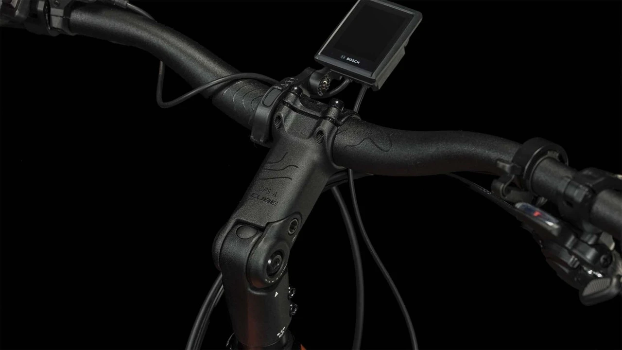 Cube Kathmandu Hybrid EXC 750 Red N Black 2023 - E-Bike Trekkingrad Tiefeinsteiger 4 Cube Kathmandu Hybrid EXC 750 Red N Black 2023 - E-Bike Trekkingrad Tiefeinsteiger – Bild 4