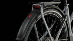 Cube Kathmandu Hybrid SLX 750 Polarsilver N Black 2023 - E-Bike Trekkingrad Damen -Elektrofahrradladen 631303Z Cube Kathmandu Hybrid SLX 750 polarsilver n black 2023 E Bike Trekkingrad Damen 3 1280x1280