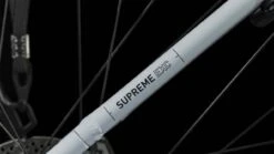 Cube Supreme Hybrid EXC 625 Flashwhite N Black 2023 - E-Bike Trekkingrad Tiefeinsteiger -Elektrofahrradladen 632242E Cube Supreme Hybrid EXC 625 flashwhite n black 2023 E Bike Trekkingrad Tiefeinsteiger 2 1280x1280