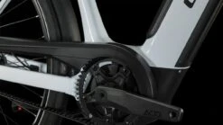 Cube Supreme RT Hybrid EXC 625 Flashwhite N Black 2023 - E-Bike Trekkingrad Tiefeinsteiger -Elektrofahrradladen 632262E Cube Supreme RT Hybrid EXC 625 flashwhite n black 2023 2 1280x1280