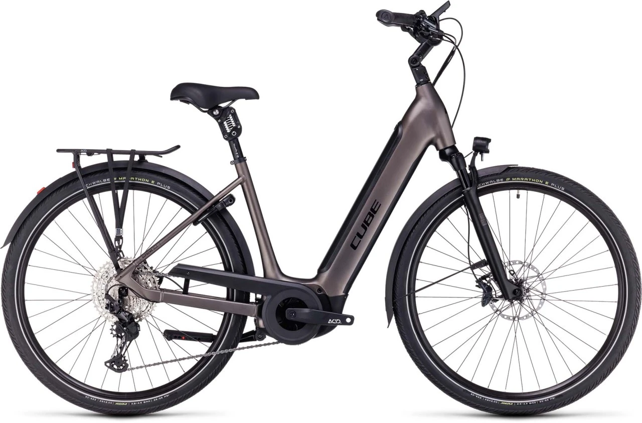 Cube Supreme Sport Hybrid SLX 625 Teak N Black 2023 - E-Bike Trekkingrad Tiefeinsteiger 1 Cube Supreme Sport Hybrid SLX 625 Teak N Black 2023 - E-Bike Trekkingrad Tiefeinsteiger