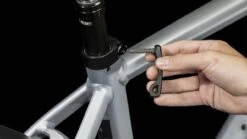 Cube Nuride Hybrid EXC 625 Allroad Polarsilver N Black 2023 - E-Bike Trekkingrad Herren -Elektrofahrradladen 632802 Cube Nuride Hybrid EXC 625 Allroad polarsilver n black 2023 E Bike Trekkingrad Herren 3 1280x1280