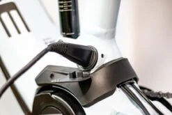 Cube Stereo Hybrid 120 Pro 750 Flashwhite N Black 2023 - E-Bike Fully Mountainbike -Elektrofahrradladen 635063 Cube Stereo Hybrid 120 Pro 750 flashwhite n black 2023 E Bike Fully Mountainbike 26 1280x1280