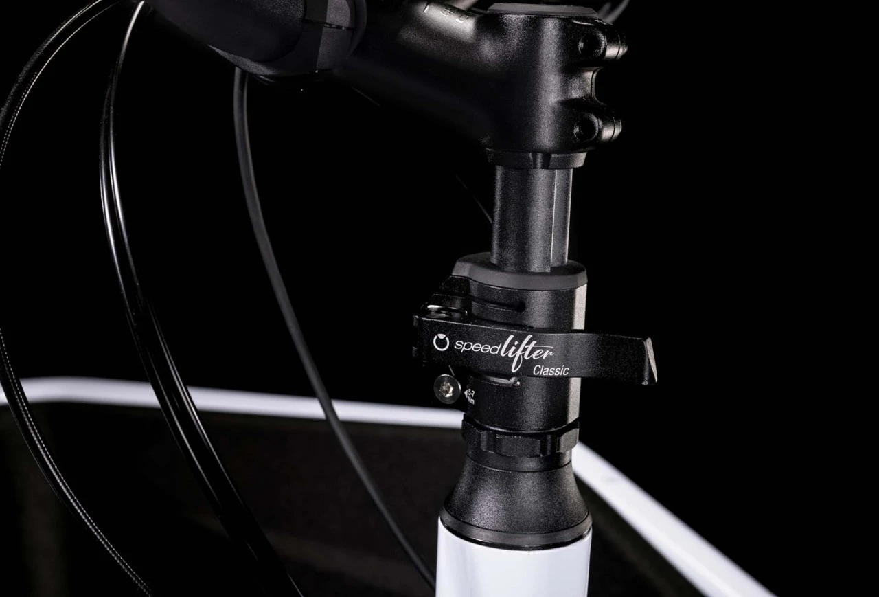 Cube Cargo Dual Hybrid 1000 Flashwhite N Black 2023 - E-Bike Lastenfahrrad 2 Cube Cargo Dual Hybrid 1000 Flashwhite N Black 2023 - E-Bike Lastenfahrrad – Bild 2