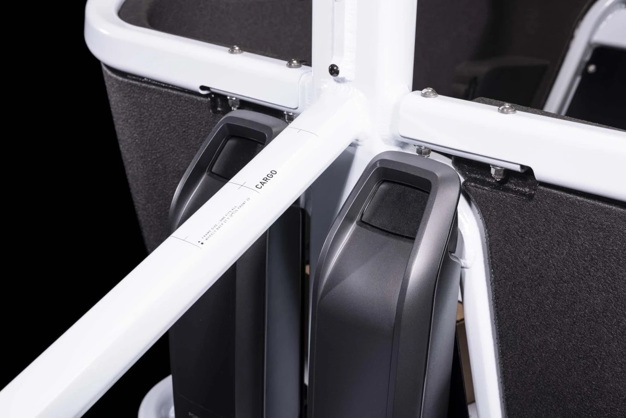 Cube Cargo Dual Hybrid 1000 Flashwhite N Black 2023 - E-Bike Lastenfahrrad 6 Cube Cargo Dual Hybrid 1000 Flashwhite N Black 2023 - E-Bike Lastenfahrrad – Bild 6